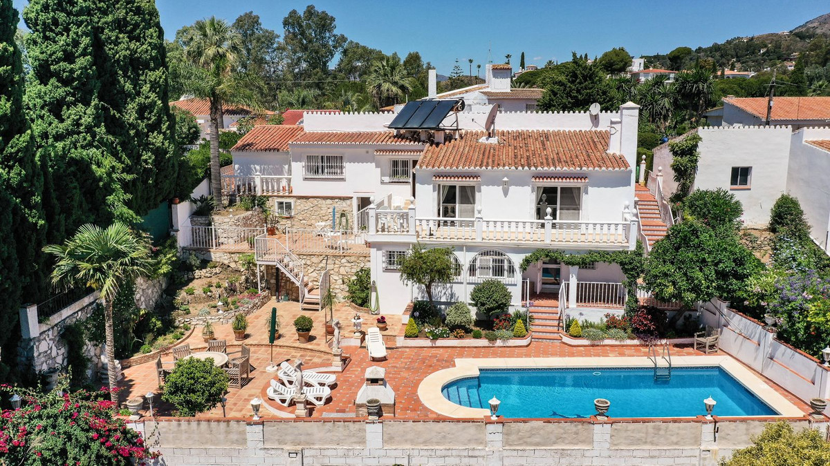 Character 5 bedroom villa at Doña Pilar near Mijas Pueblo